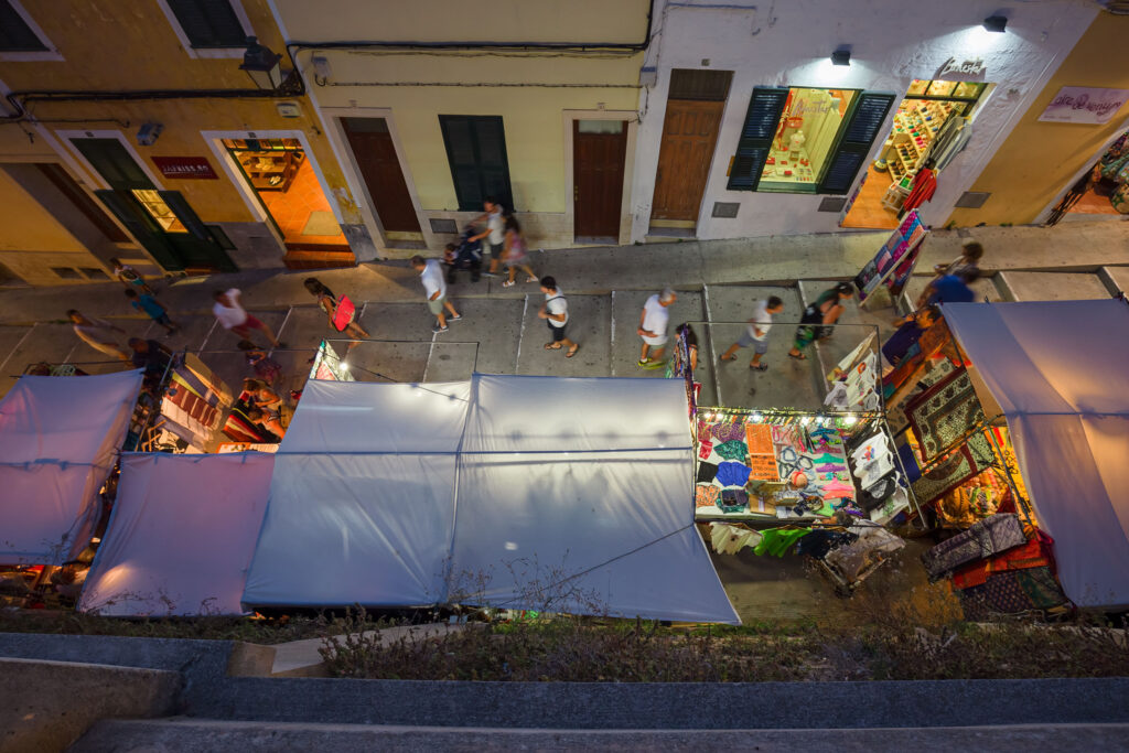 Mercados de Menorca, productos locales y ambiente